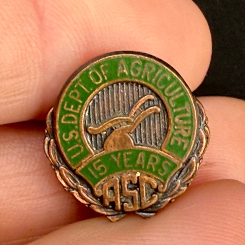 Vintage Enamel Pin US‎ Dept of Agriculture 15 Years ASC